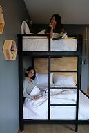 Ray Coffee Bar & Hostel - Adults Only