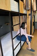 Ray Coffee Bar & Hostel - Adults Only