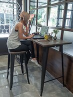 Ray Coffee Bar & Hostel - Adults Only