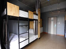 Ray Coffee Bar & Hostel - Adults Only