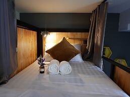 Ray Coffee Bar & Hostel - Adults Only