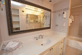 Alexander 1010 2 Bedroom Apts by RedAwning