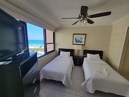 Alexander 1010 2 Bedroom Apts by RedAwning