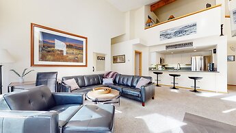 Snowcreek #880 3 Bedroom Condo by RedAwning