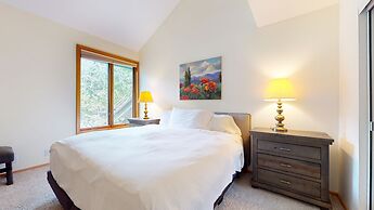 Snowcreek #880 3 Bedroom Condo by RedAwning