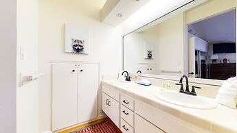 Snowcreek #880 3 Bedroom Condo by RedAwning