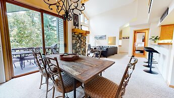 Snowcreek #880 3 Bedroom Condo by RedAwning