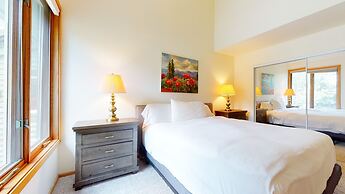 Snowcreek #880 3 Bedroom Condo by RedAwning