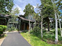 Snowcreek #880 3 Bedroom Condo by RedAwning