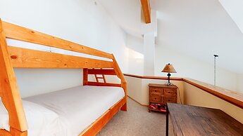 Snowcreek #880 3 Bedroom Condo by RedAwning