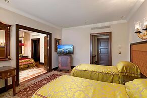 Mardan Palace