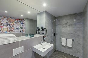 Holiday Inn - the niu, Crusoe Bremen Airport by IHG