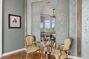 Villa Muenz Luxurious Residence