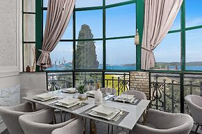 Villa Muenz Luxurious Residence