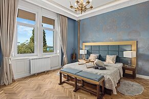 Villa Muenz Luxurious Residence