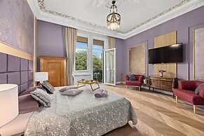 Villa Muenz Luxurious Residence