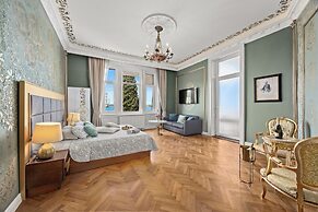 Villa Muenz Luxurious Residence