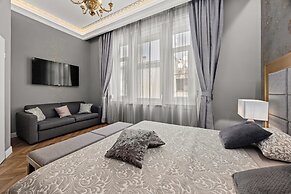 Villa Muenz Luxurious Residence