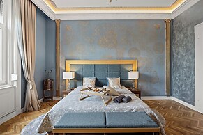 Villa Muenz Luxurious Residence