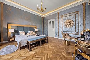 Villa Muenz Luxurious Residence