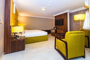 Joygate Hotel & Suites