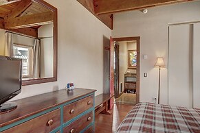 Nice Update Condo - Great Access to Superbee Lift in East Village - AN