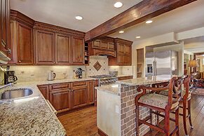 High Point Chateau 4 Bedroom Home by RedAwning