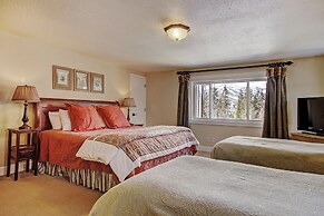 High Point Chateau 4 Bedroom Home by RedAwning