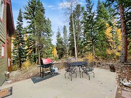 High Point Chateau 4 Bedroom Home by RedAwning