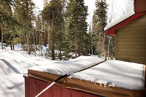 High Point Chateau 4 Bedroom Home by RedAwning