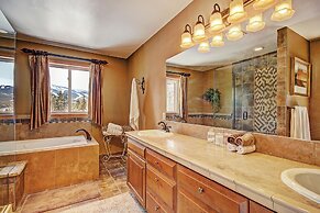 High Point Chateau 4 Bedroom Home by RedAwning