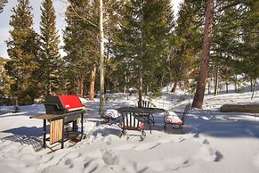 High Point Chateau 4 Bedroom Home by RedAwning