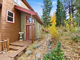 High Point Chateau 4 Bedroom Home by RedAwning