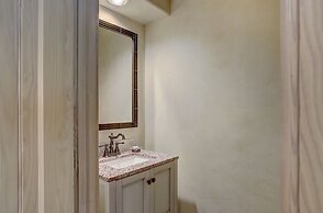 Amazing 2 Br Unit In Beaver Creek- Out Of A Western Movie 2 Bedroom Co