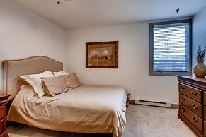 Uniquely Decorated Mountain Plaza  3 Bedroom Condo - No Cleaning Fee! 