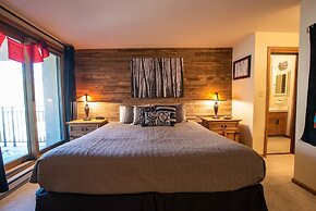 Mountain Views From This Plaza  - Sleeps 6 2 Bedroom Condo - No Cleani