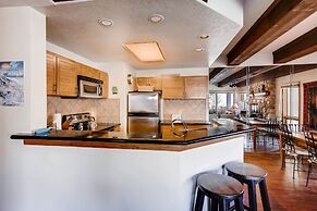 Mountain Views From This Plaza  - Sleeps 6 2 Bedroom Condo - No Cleani