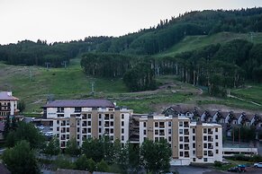 Recently Remodeled Ski Lodge Styled Plaza Condo - No Cleaning Fee! by 