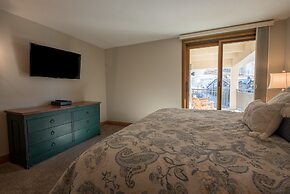 Recently Remodeled Ski Lodge Styled Plaza Condo - No Cleaning Fee! by 
