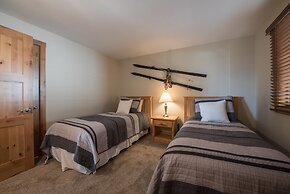 Recently Remodeled Ski Lodge Styled Plaza Condo - No Cleaning Fee! by 