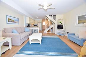 Vantage Point 5 2 Bedroom Townhouse by RedAwning