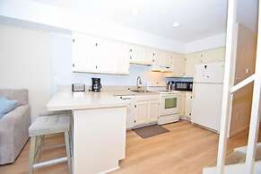 Vantage Point 5 2 Bedroom Townhouse by RedAwning