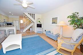 Vantage Point 5 2 Bedroom Townhouse by RedAwning