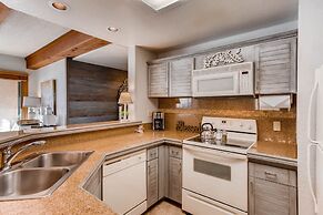 Mountain Views From This Plaza  - Sleeps 6 2 Bedroom Condo - No Cleani