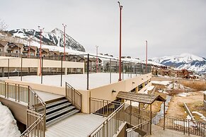 Mountain Views From This Plaza  - Sleeps 6 2 Bedroom Condo - No Cleani