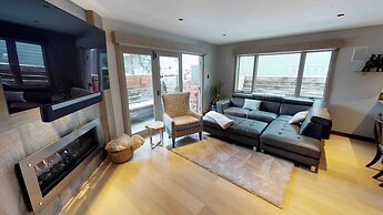 Greenbriar 14 2 Bedroom Condo by RedAwning