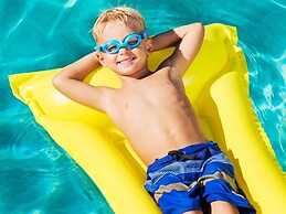 2497 Bungalo 3 Bedroom Home by RedAwning