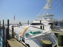 1380 Laurel Grove 3 Bedroom Home by RedAwning