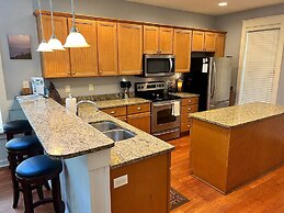 1380 Laurel Grove 3 Bedroom Home by RedAwning