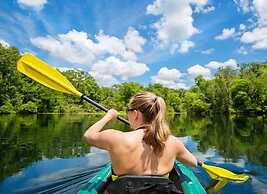 1380 Laurel Grove 3 Bedroom Home by RedAwning